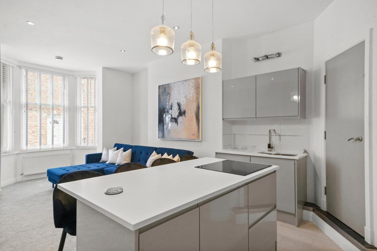 Vikings Duplex Apartment City Centre With Free Parking York Bagian luar foto