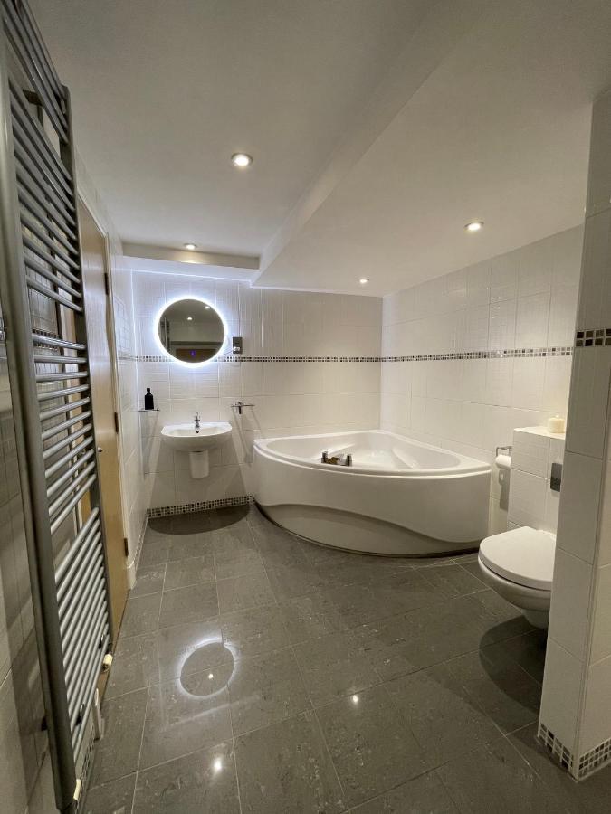 Vikings Duplex Apartment City Centre With Free Parking York Bagian luar foto