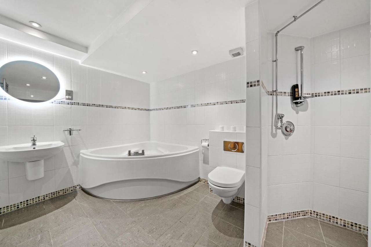 Vikings Duplex Apartment City Centre With Free Parking York Bagian luar foto
